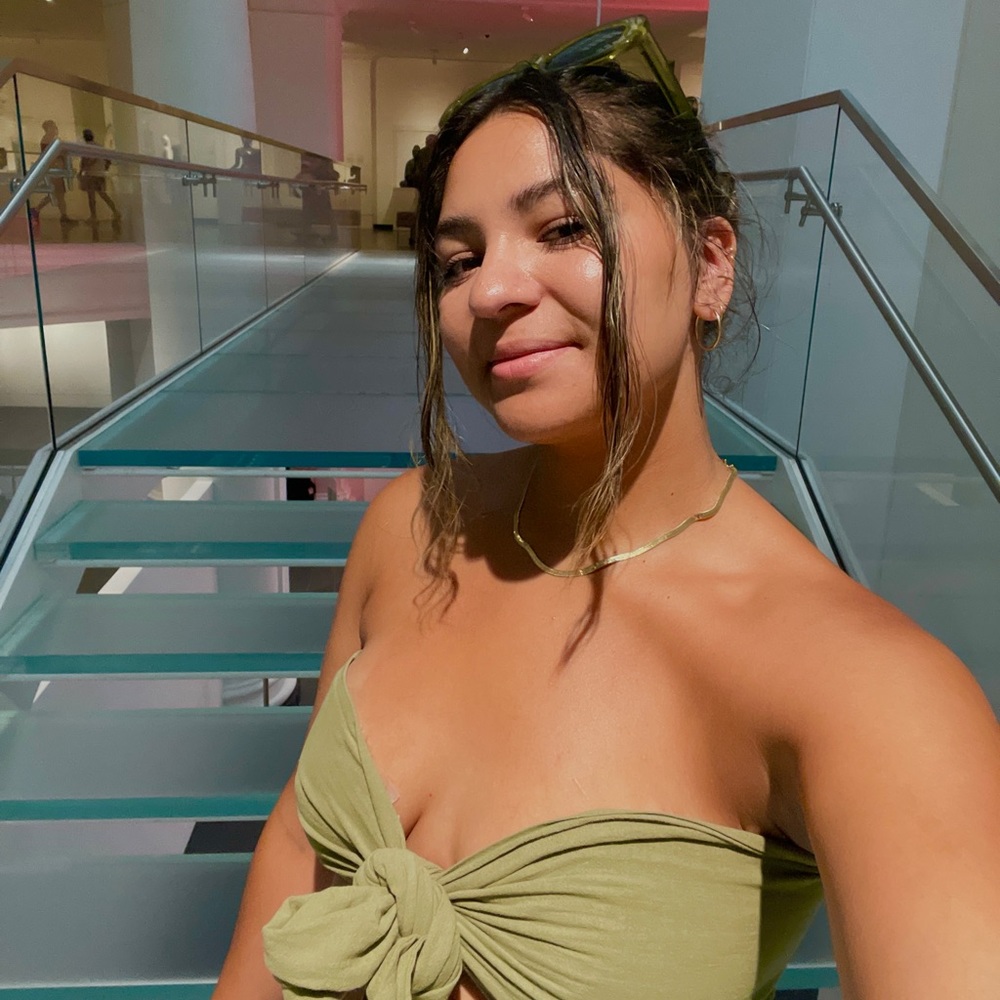 Meet your Posher, Cynthia